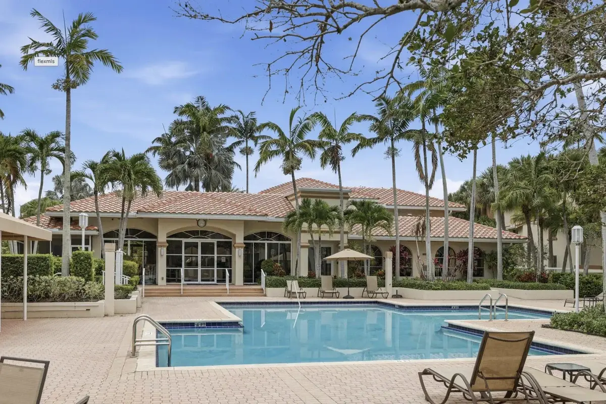 16203 Glenmoor Dr, West Palm Beach: photo 1 of 10