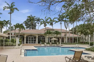 16203 Glenmoor Dr, West Palm Beach: photo 1 of 10