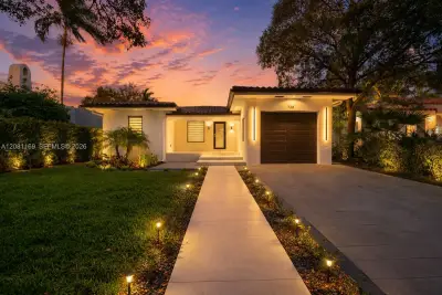 728 Majorca Ave, Coral Gables: photo 1 of 42