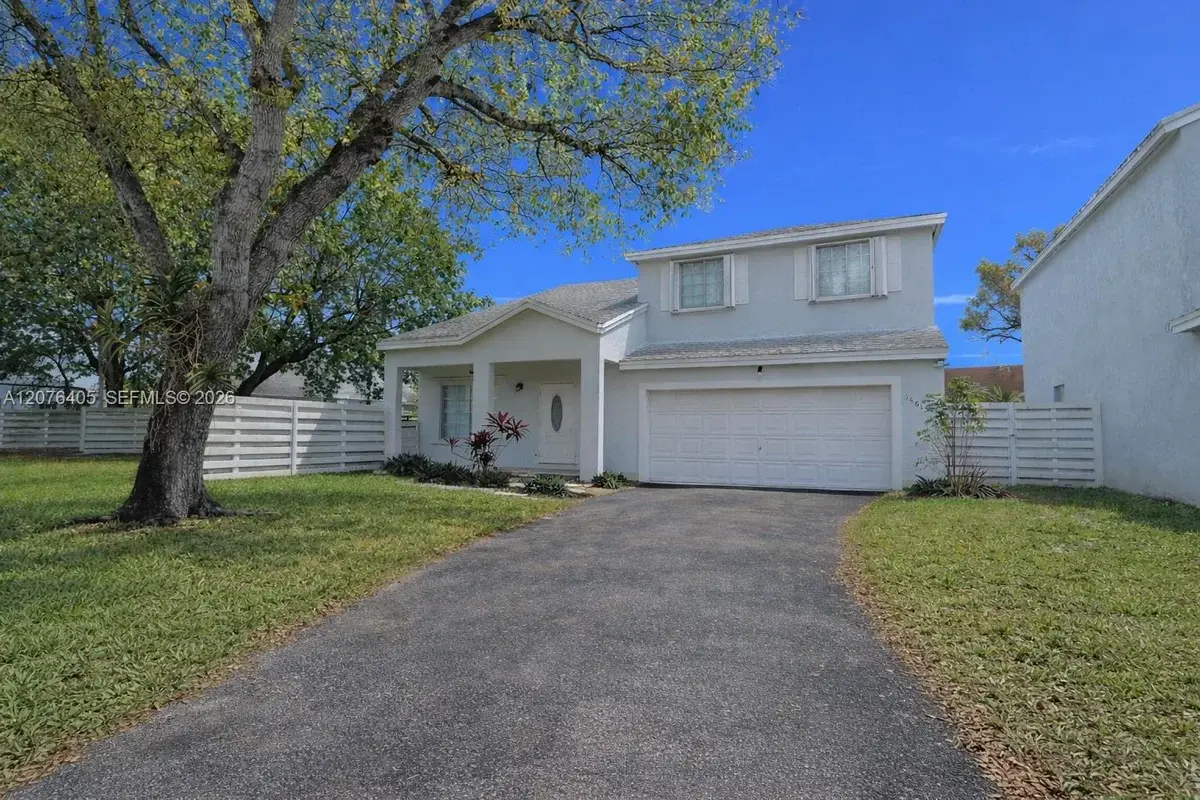 14615 SW 142nd Place Cir, Miami: photo 1 of 17