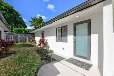 2503 Oceanview Ave #C, Delray Beach: photo 1 of 15