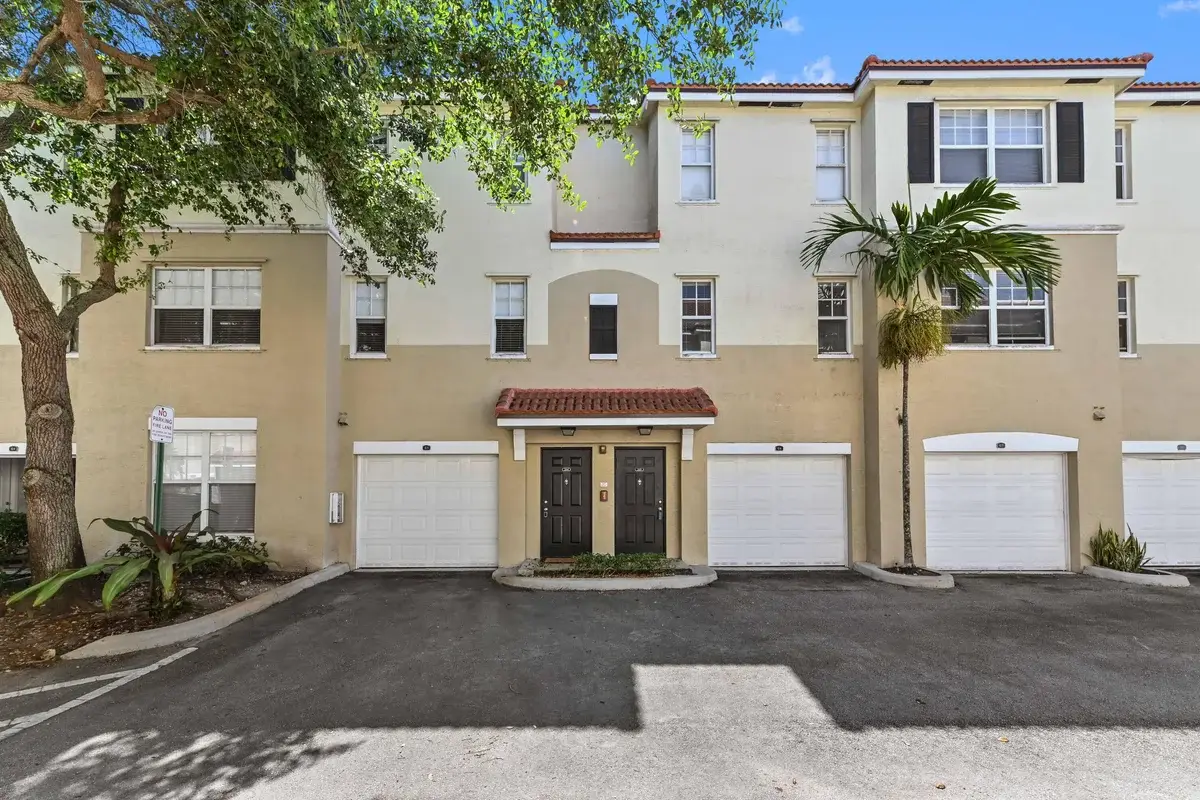 6020 W Sample Rd #204, Coral Springs: photo 1 of 25