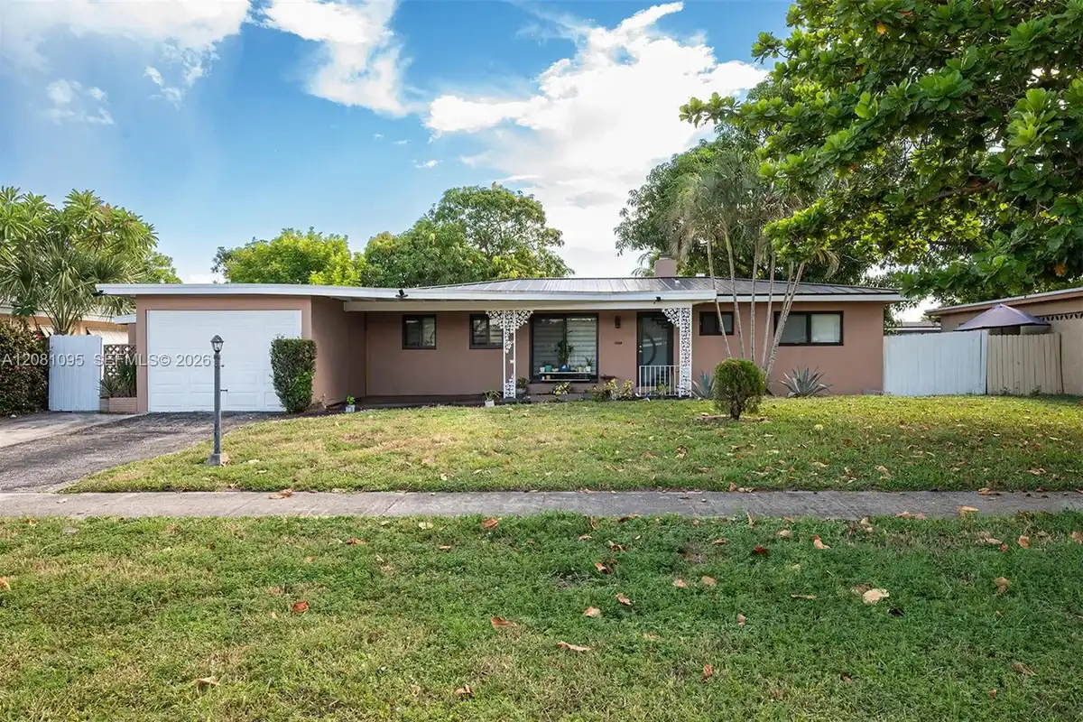 1024 Long Island Ave, Fort Lauderdale: photo 1 of 31