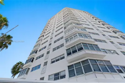1881 Washington Ave #4G, Miami Beach: photo 1 of 33