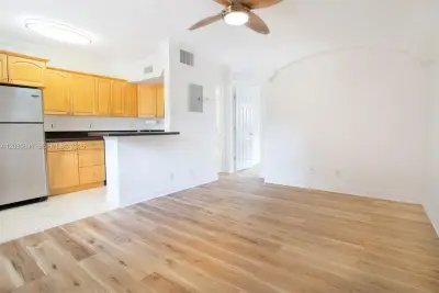 744 NE 14th Ave #6, Fort Lauderdale: photo 1 of 30