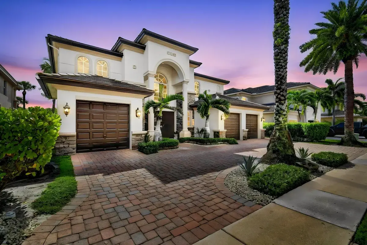 718 Edgebrook Ln, West Palm Beach: photo 1 of 101