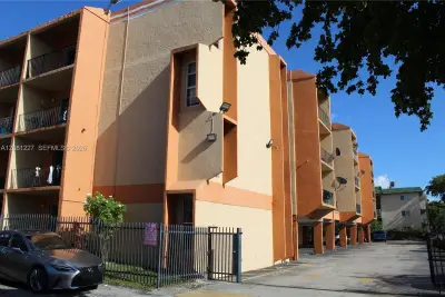 6780 W 2nd Ct #401, Hialeah: photo 1 of 18