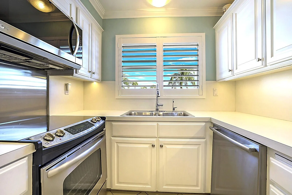 700 NE Harbour Ter #2310, Boca Raton: photo 1 of 30