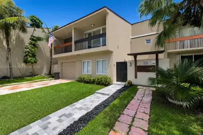 9133 Fontainebleau Blvd #5, Miami: photo 1 of 59