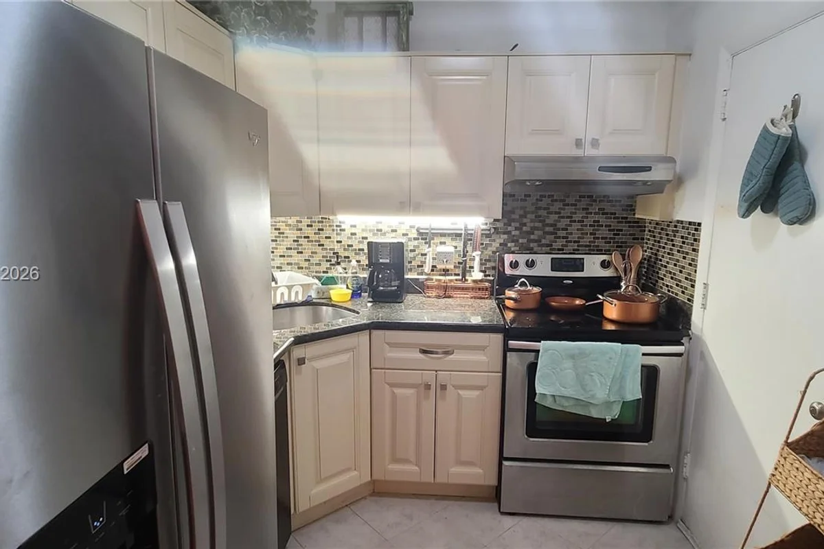 424 N Riverside Dr #205, Pompano Beach: photo 1 of 10