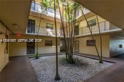 11905 NE 2nd Ave #C102, North Miami: photo 1 of 11