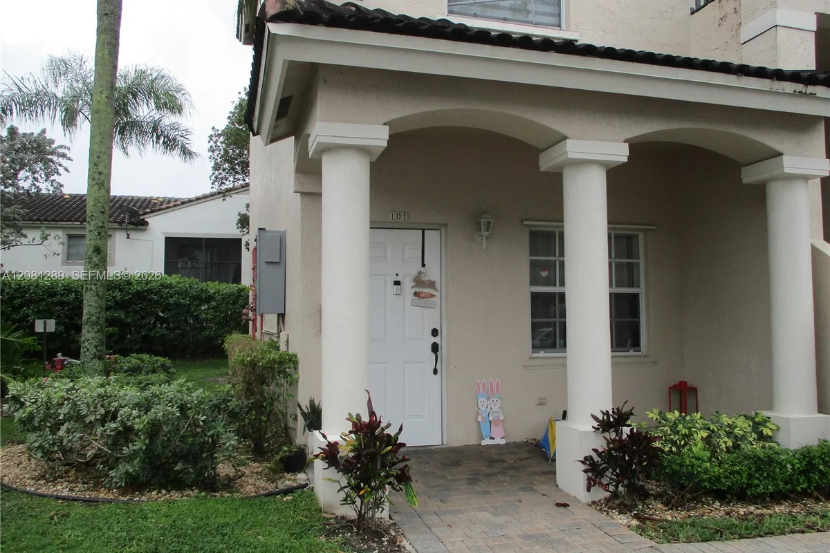 5630 NW 114th Path #101, Doral: photo 1 of 17
