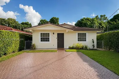 2245 SW 62nd Ave, Miami: photo 1 of 15