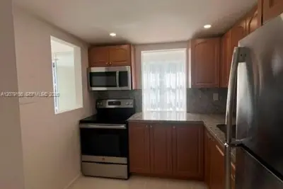 17560 Atlantic Blvd #514, Sunny Isles Beach: photo 1 of 31