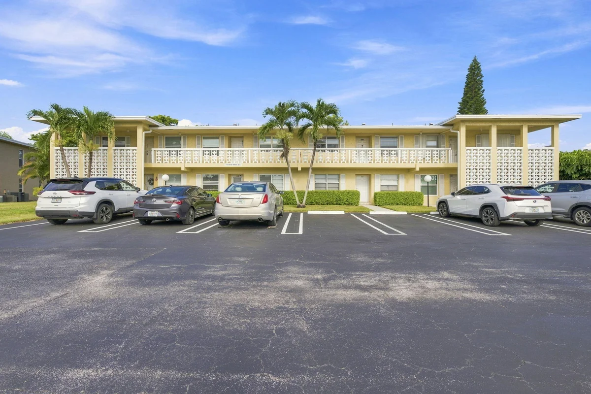 1121 Cactus Ter #203, Delray Beach: photo 1 of 26