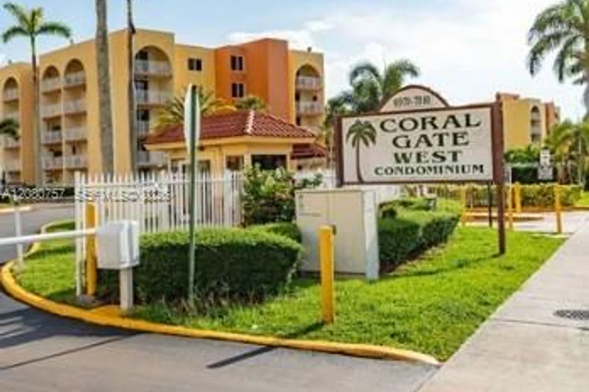 6970 NW 186th St #3-505, Hialeah: photo 1 of 10