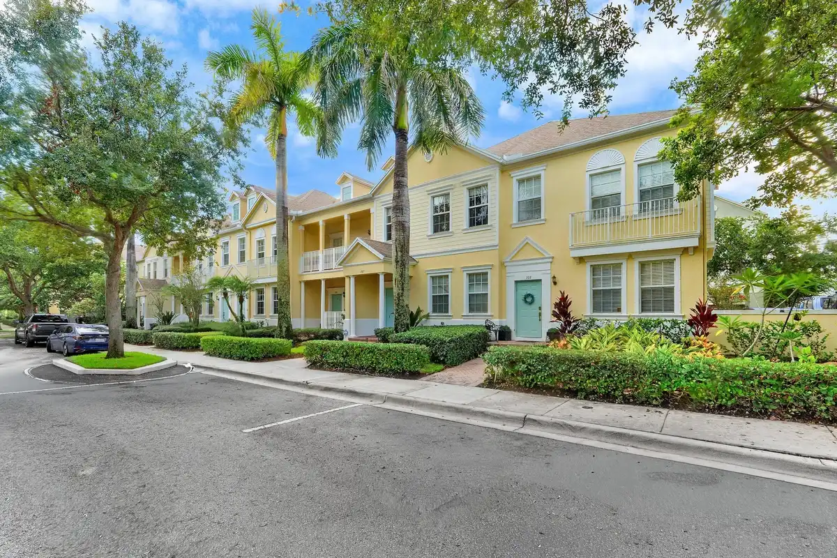 118 Seagrape Dr #107, Jupiter: photo 1 of 21