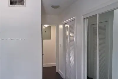 Condo in Hallandale Beach: photo 1 of 9