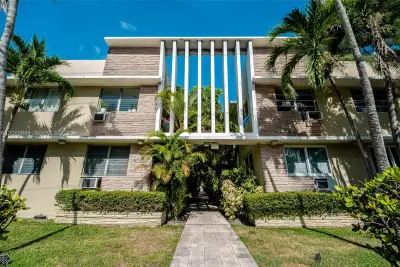 4730 Pine Tree Dr #17, Miami Beach: photo 1 of 28
