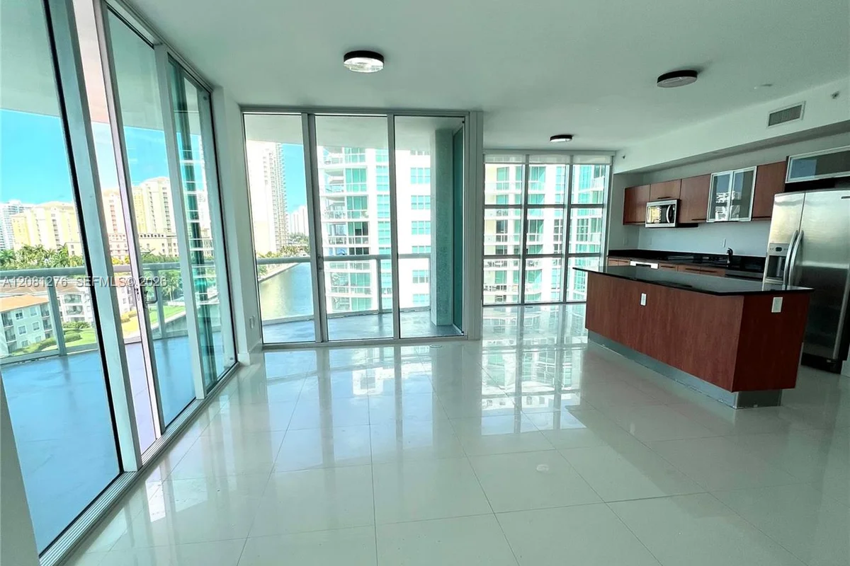 3131 NE 188th St #1-801, Aventura: photo 1 of 20