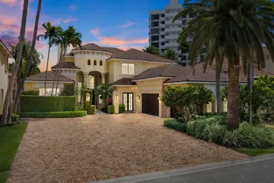 1019 Grand Ct, Highland Beach: photo 1 of 88