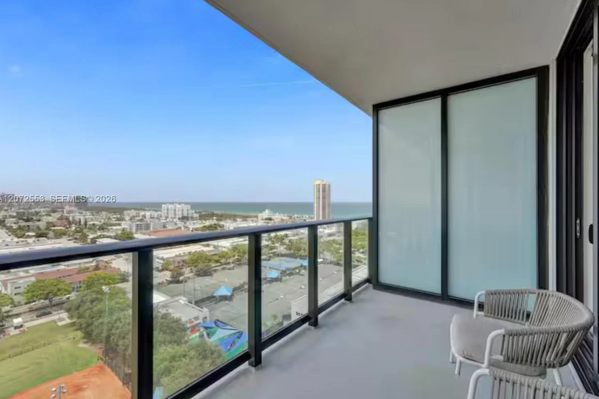 580 72nd #1713, Miami Beach: photo 1 of 32
