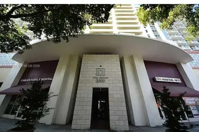 3000 Coral Way #1201, Miami: photo 1 of 1