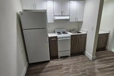 18335 NW 68 Ave #323A, Hialeah: photo 1 of 13