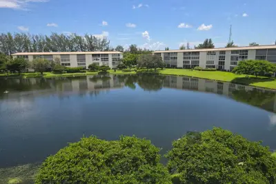 1902 Bermuda Cir #E4, Coconut Creek: photo 1 of 37
