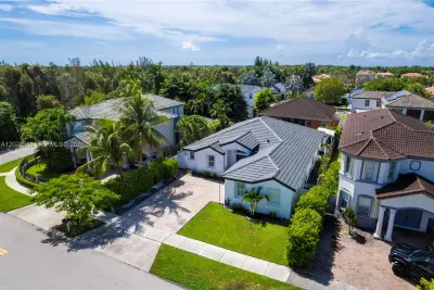 14918 SW 10th St, Miami: photo 1 of 51