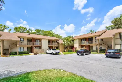 13095 Belhaven Ct #6, Wellington: photo 1 of 25