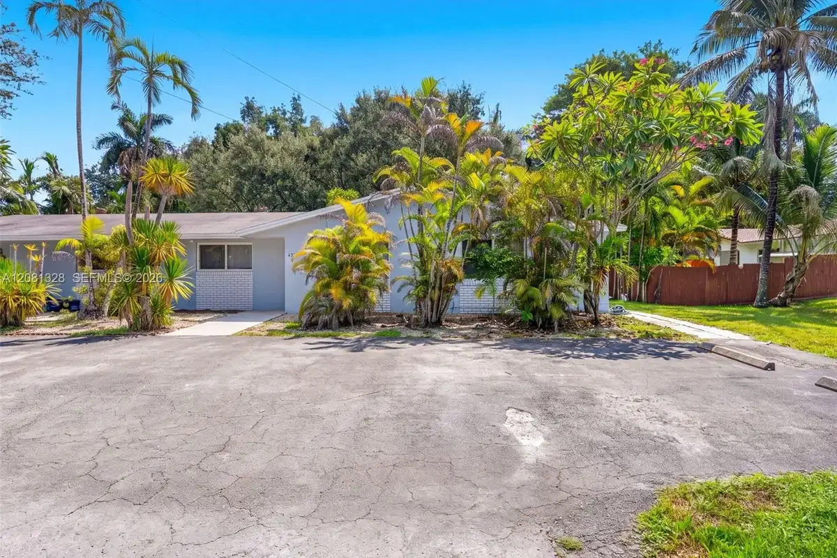 4750 SW 66th Ter, Davie: photo 1 of 20