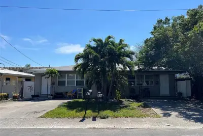 Home in Dania Beach: photo 1 of 7