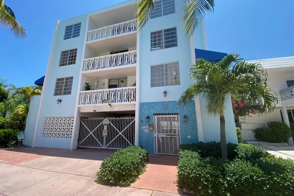 335 Collins Ave #403, Miami Beach: photo 1 of 11