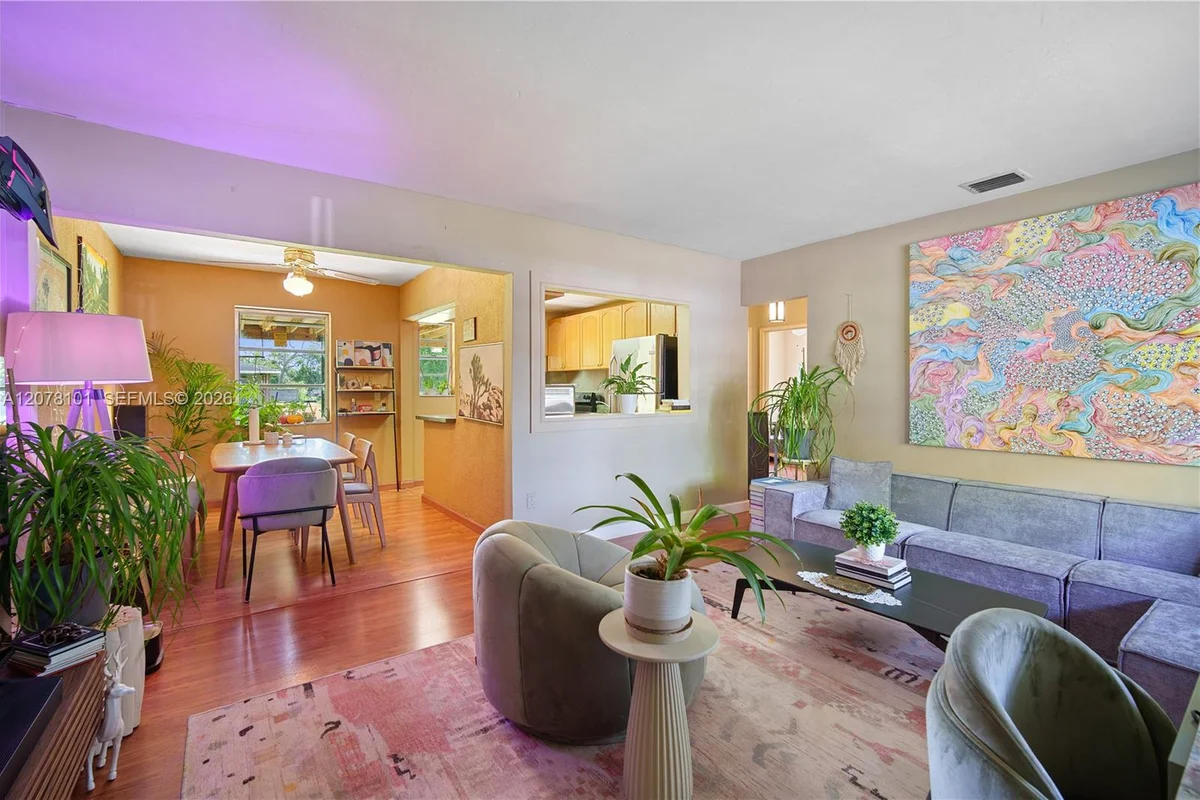 14031 NW 5th Ave, Miami: photo 1 of 36