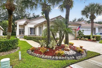 2260 Sapphire Cir, West Palm Beach: photo 1 of 89