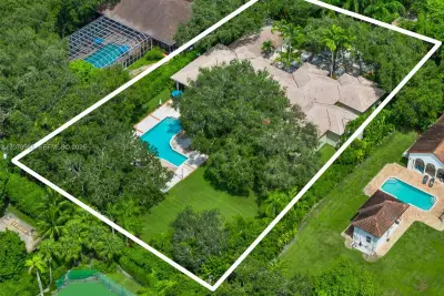 8430 SW 98th St, Miami: photo 1 of 76