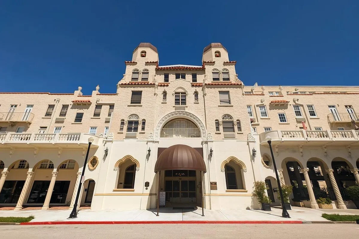 235 Sunrise Ave #2211, Palm Beach: photo 1 of 12