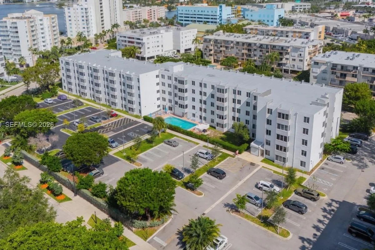 250 180th Dr #158, Sunny Isles Beach: photo 1 of 16