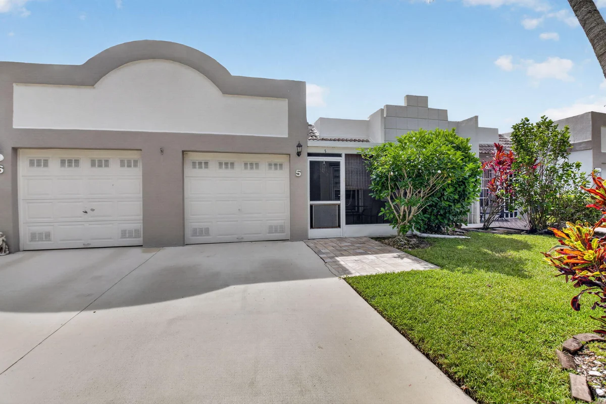 18940 Stewart Cir #5, Boca Raton: photo 1 of 48