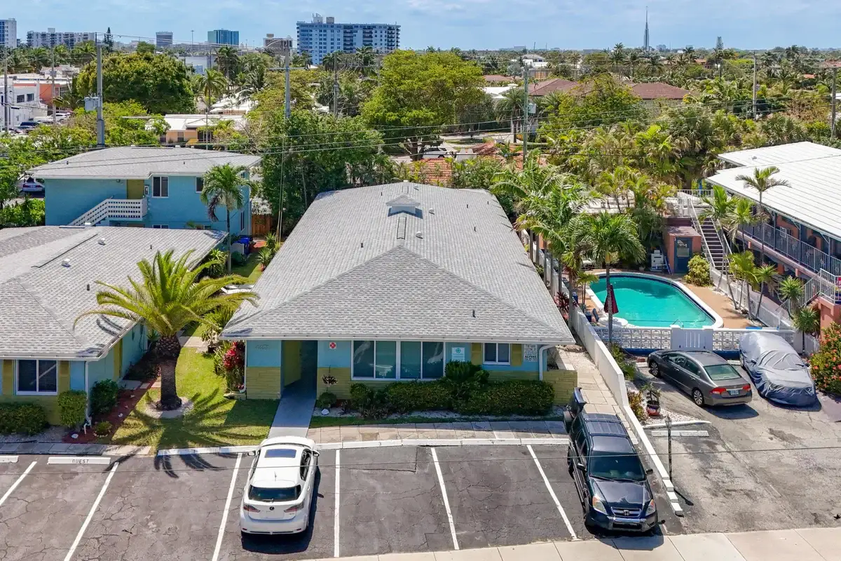 4421 Poinciana St #2, Lauderdale-by-the-Sea: photo 1 of 15