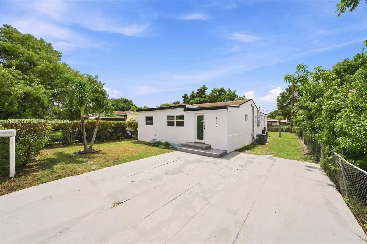 1838 NW 57th St, Miami: photo 1 of 32