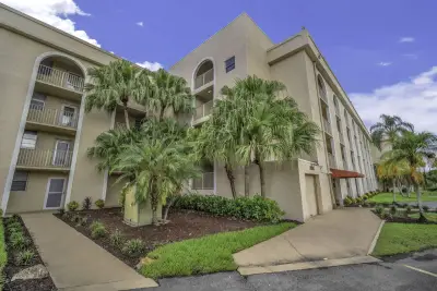 3231 Holiday Springs Blvd #306, Margate: photo 1 of 27