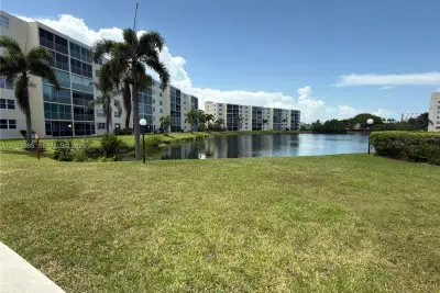 141 SE 3rd Ave #106, Dania Beach: photo 1 of 17