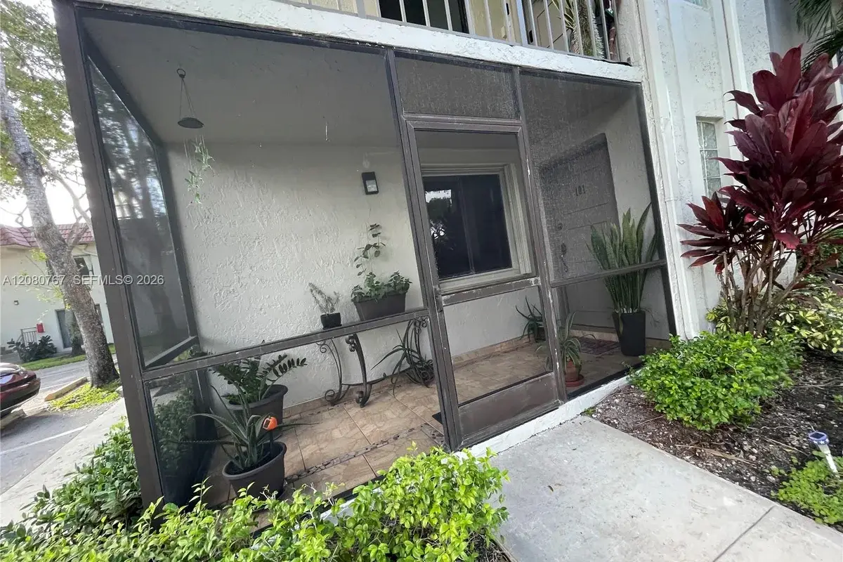 16240 Laurel Dr #101, Weston: photo 1 of 59