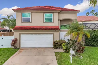 3123 Sunset Cir, Margate: photo 1 of 59