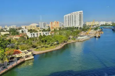 318 SW 4th Ave #1, Miami: photo 1 of 12