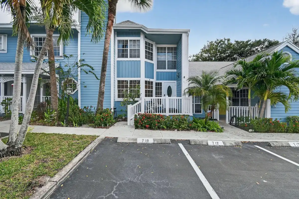 717 Ocean Dunes Cir, Jupiter: photo 1 of 44