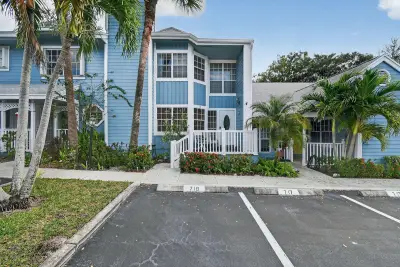 717 Ocean Dunes Cir, Jupiter: photo 1 of 44
