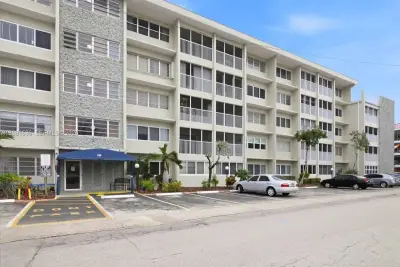 330 SE 2nd St #501G, Hallandale Beach: photo 1 of 29
